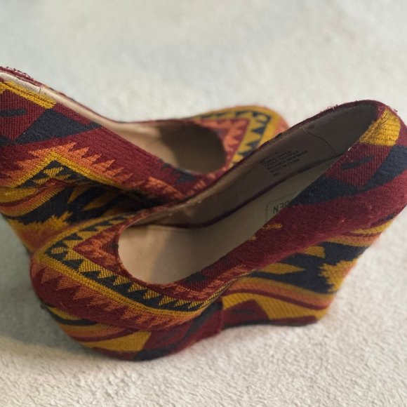 Aztec High Wedged Slip Ons - Picture 4 of 4
